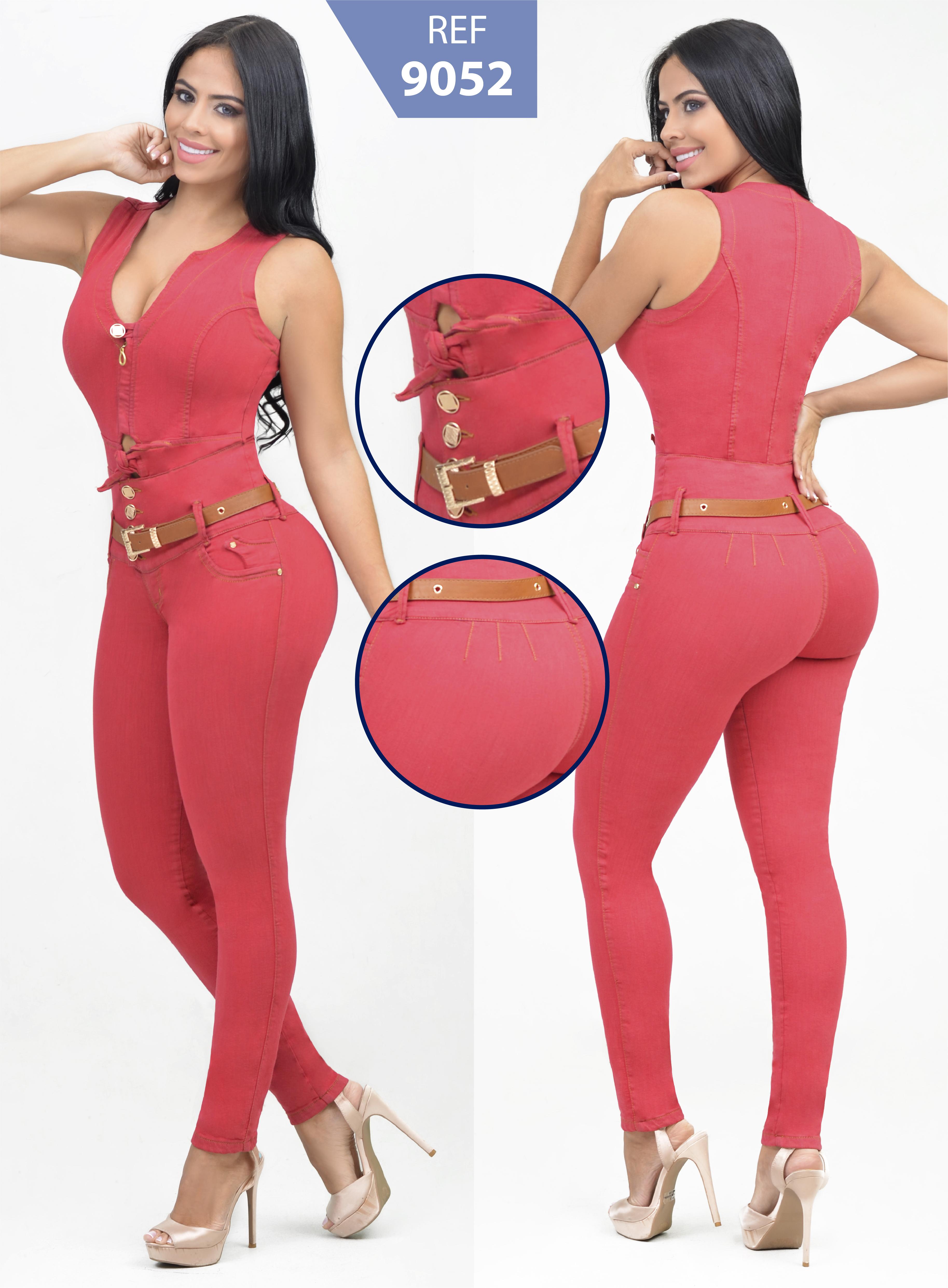 From Colombia Mono In Jean with Cleavage and arms discovered in cherry color