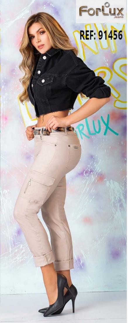 Colombian pants for Lady with back pocket, cargo style, short boots