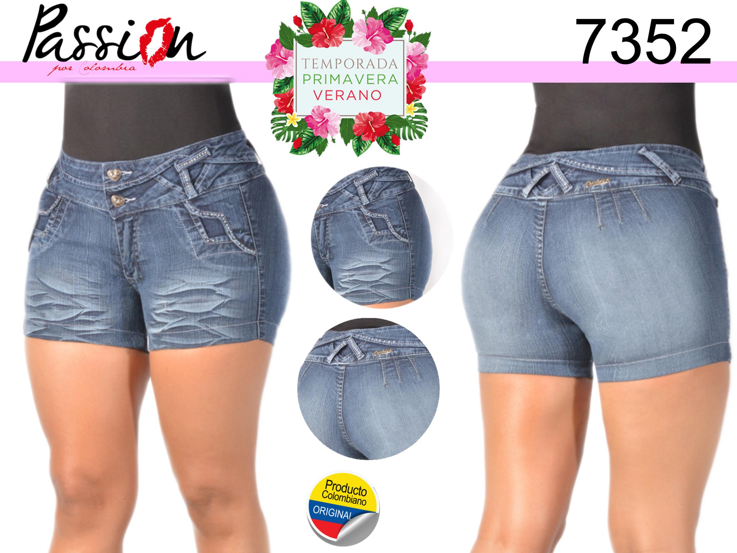 Colombian Short Jean in Promotion