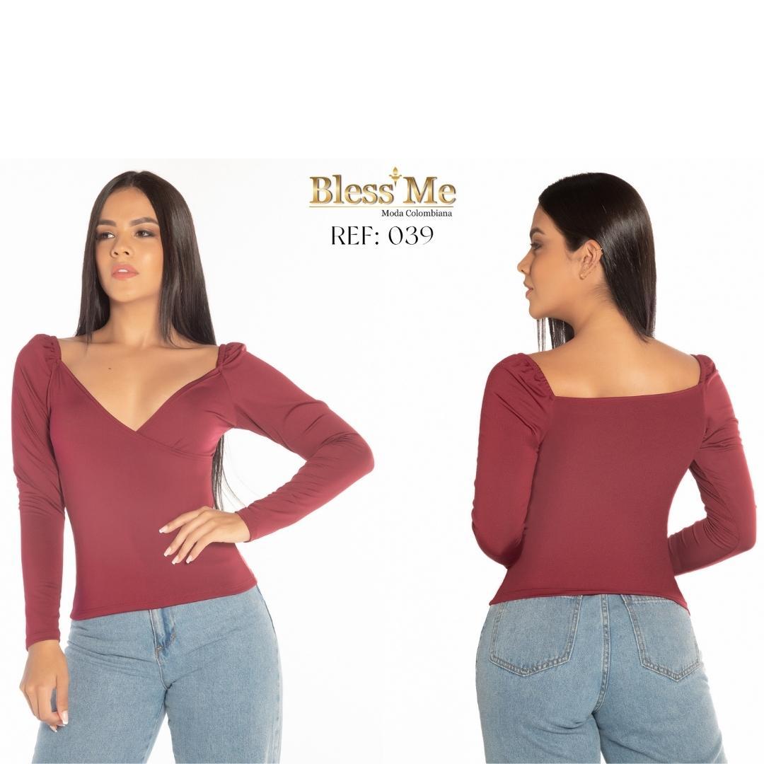 Blouse with v-neckline and long sleeves