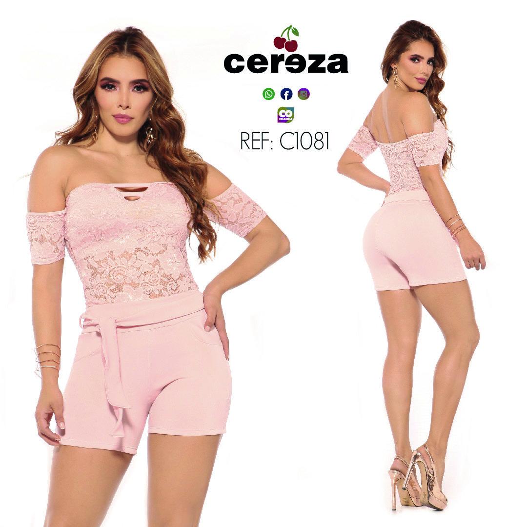 Fantástico Conjunto Colombiano de Short y blusa Estilo Verano Fantástico Conjunto Colombiano de Short y blusa Estilo Verano