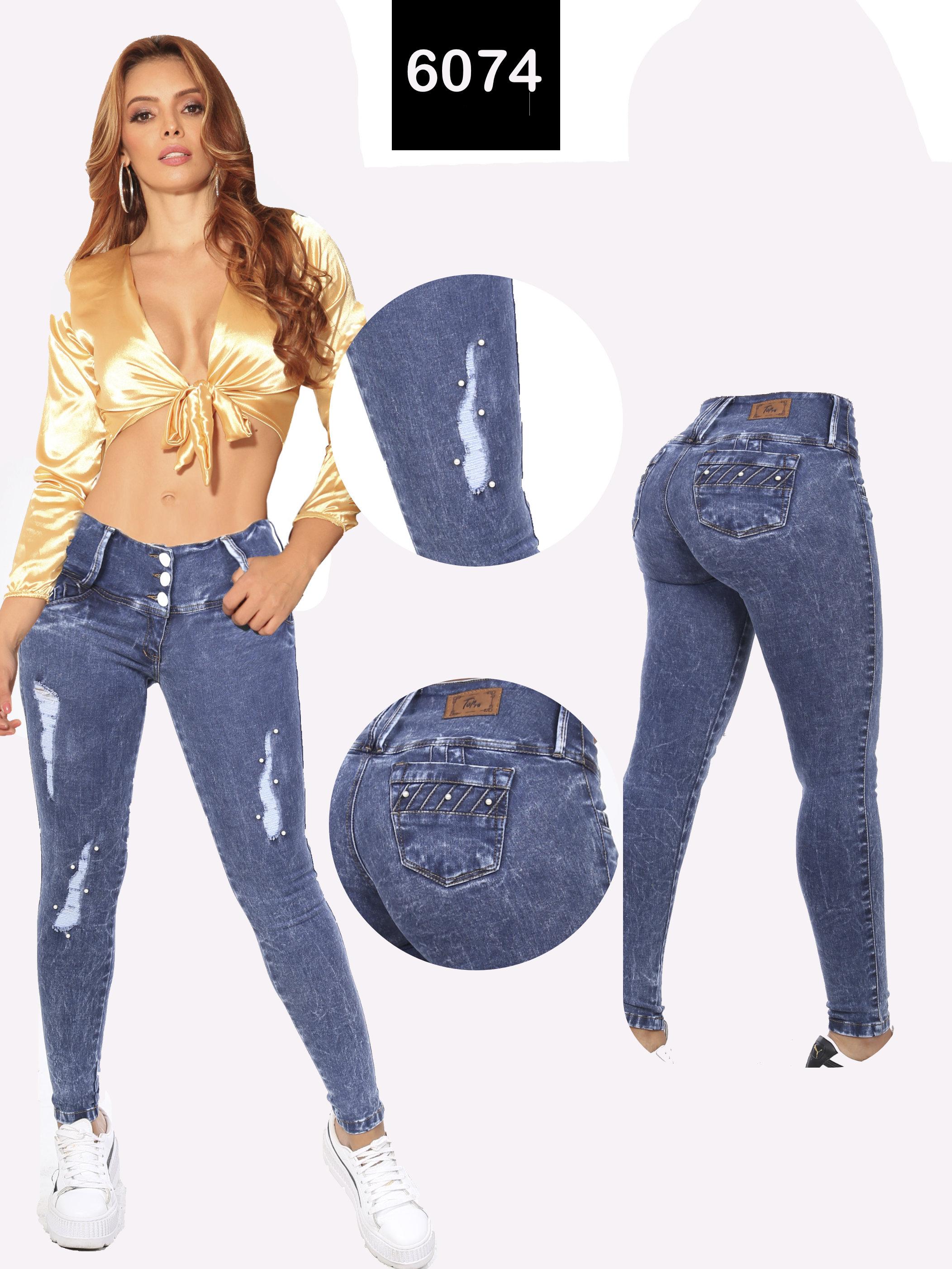 Jean vaquero colombiano con bolsillos traseros y efecto tie dye de Moda Jean vaquero colombiano con bolsillos traseros y efecto tie dye de Moda