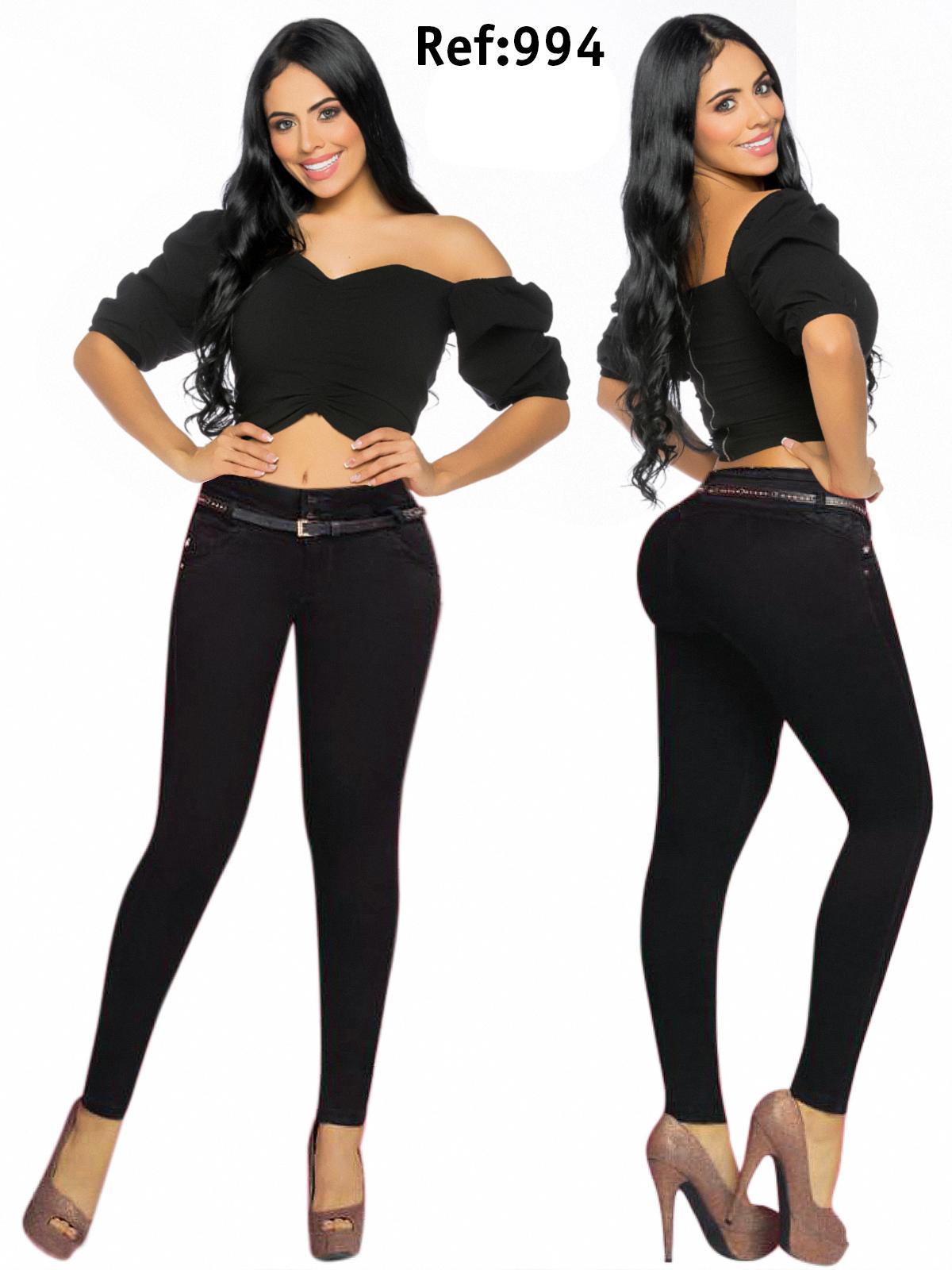Comprar Pantalón para dama hecho en Colombia, color negro estilo Bordado y con talle Alto 3 Botones y un cinturón incluido.