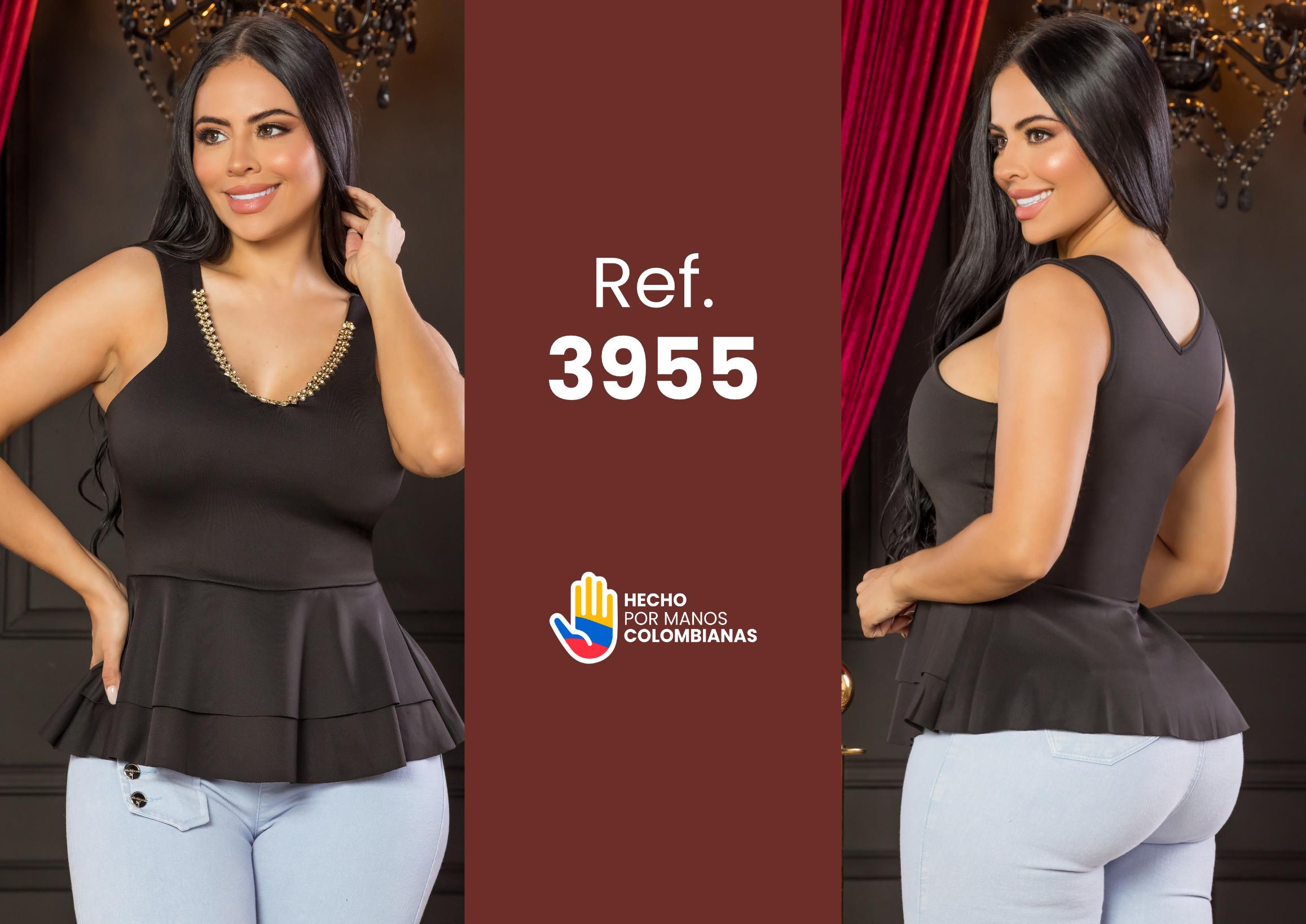 Blusa con detalles en el Cuello y Boleros